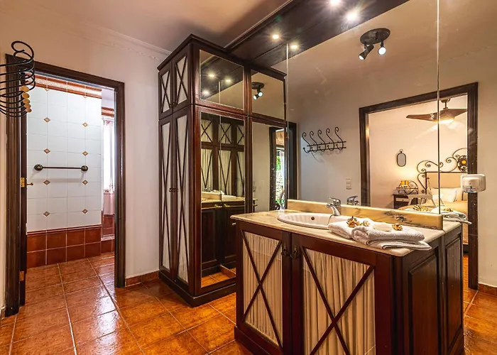 Villa Aurora With Heated Pool La Cisnera