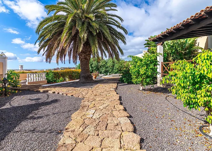 Aurora With Heated Pool Villa