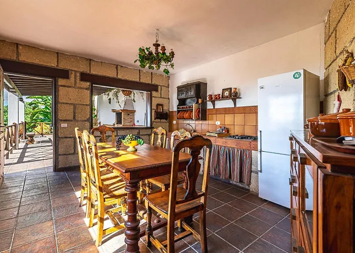 Villa Aurora With Heated Pool