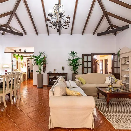 Aurora With Heated Pool Villa La Cisnera
