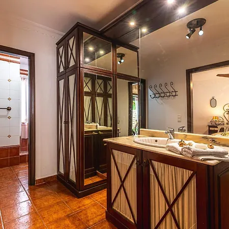 Villa Aurora With Heated Pool La Cisnera