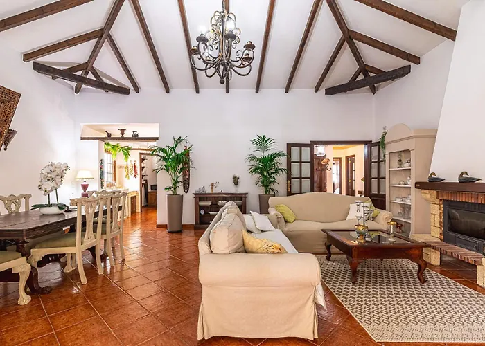 Villa Aurora With Heated Pool *